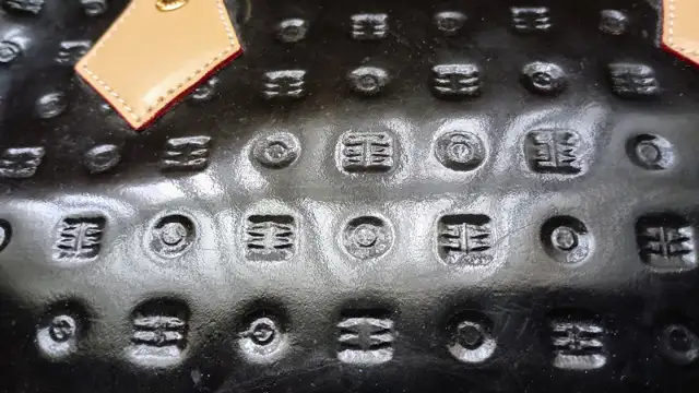 Arcadia Genuine Leather Handbag - Made in Italy, with gift in Women's - Bags & Wallets in City of Toronto - Image 5