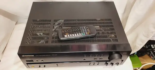 Pioneer VSX-305 Audio Video Stereo Receiver in Stereo Systems & Home Theatre in Mississauga / Peel Region - Image 5