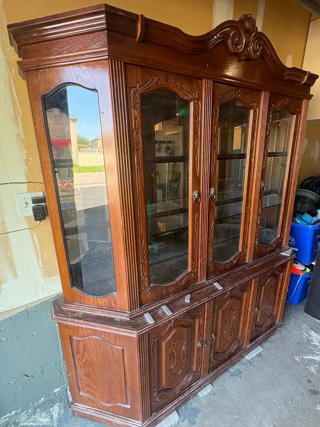 Wooden Cabinet/Hutch in Hutches & Display Cabinets in Mississauga / Peel Region - Image 4