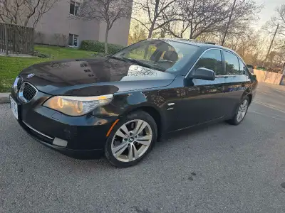 Hello, I'm selling my car BMW X-DRIVE 528i 2010 It runs mechanically and drives without any problems...