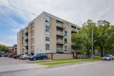 NEAR DOWNTOWN (1st July): Lease Takeover or Sublet Opportunity – 2-Bedroom Apartment in Crescent Hei...