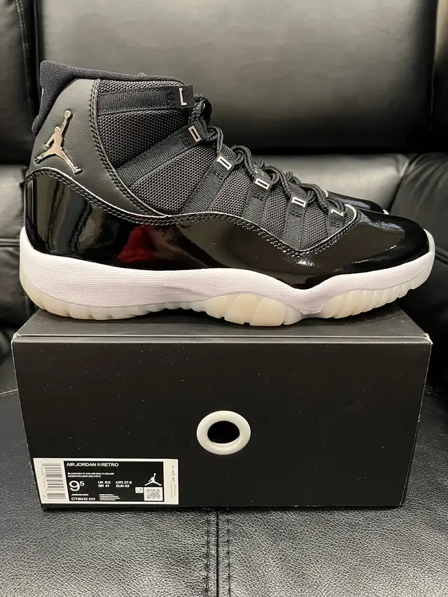 Air Jordan 11 Retro • Jubilee • Size 9.5 in Men's Shoes in City of Toronto - Image 4