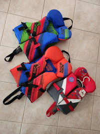 Life jackets  for kids / Gilets de sauvetage pour enfants