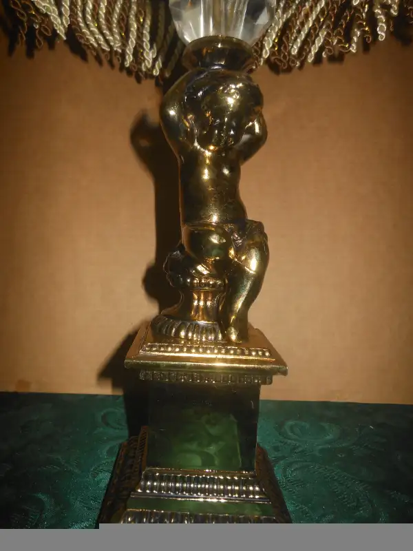 Vintage brass table lamp in Indoor Lighting & Fans in City of Montréal - Image 9