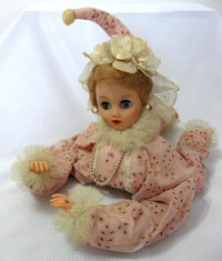 POUPEE DECORATIVE pour LIT. /VINTAGE 1960s / BED DECORATIVE DOLL