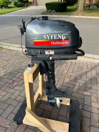 Excellent condition (used approx 60 hours). 4 stroke motor. 8hp. Include 3 propellers (brand new). 1...