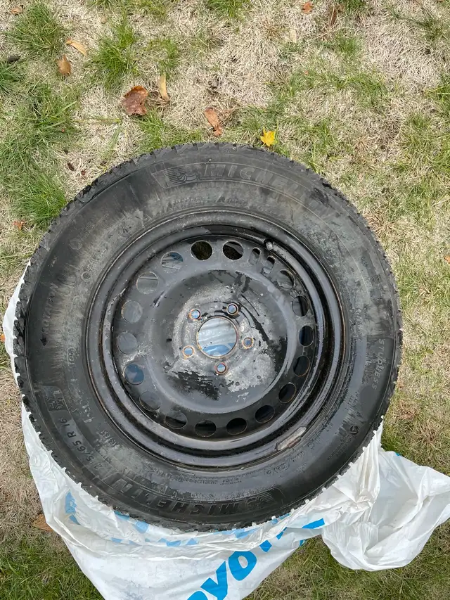 215/65/R16 in Tires & Rims in Renfrew - Image 2