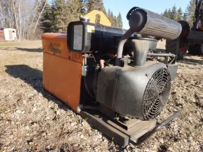 Ackland 225 Portable Welder - Runs well- does a good job - selling as I'm 80 and don't use it any mo...