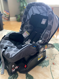 Peg-Perego Primo Viaggio Infant bucket car seat with 2 bases