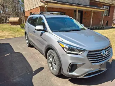 2018 Sante Fe Premium 172xxx kms V6 engine 7 passenger seating A/C front and rear Lane notification...