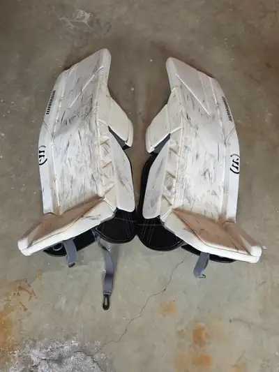 Warrior 30 + 1 Jr. goalie pads, View more