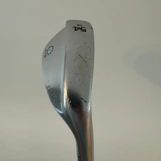Titleist Vokey SM5 54 Deg Wedge RH in Golf in Guelph - Image 3