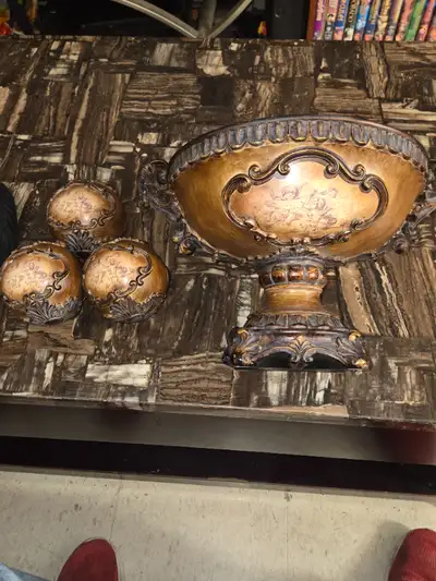 Antique hand carved wooden center piece & 3 decor spheres, View more