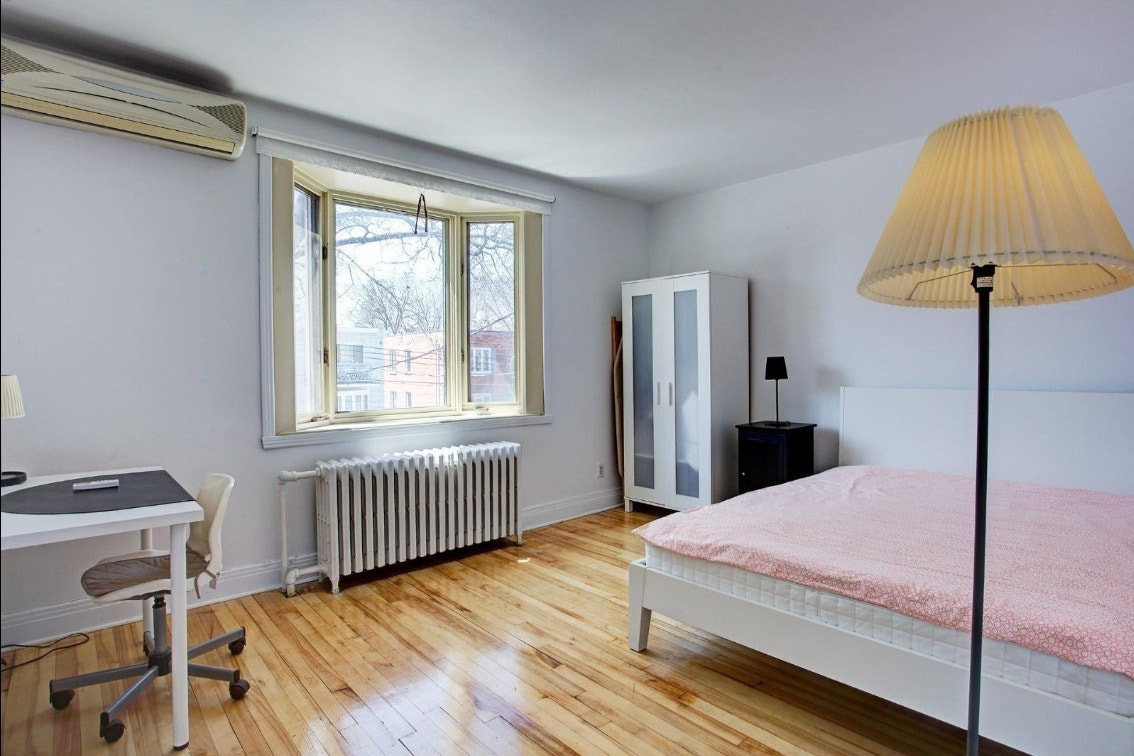 FURNISHED ROOM FOR RENT IN SHARED APARTMENT IN NDG — photo 1