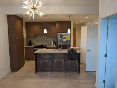 Downtown Nelson - For Rent-Condo with Huge Terrace