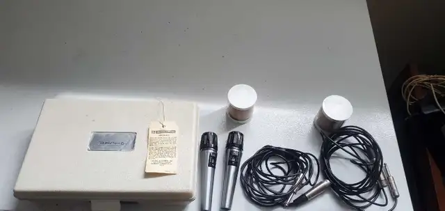 Shure microphone set in Pro Audio & Recording Equipment in City of Toronto - Image 2