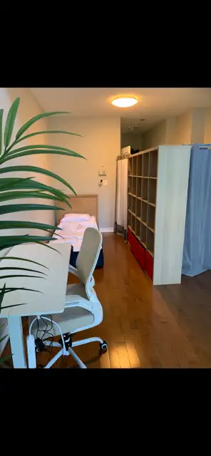 Executive large room for rent with office desk and chair