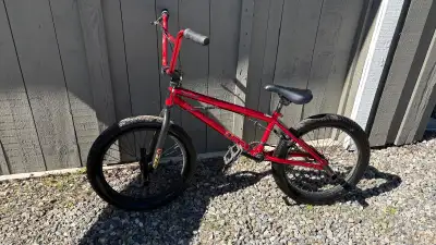 Vélo BMX Mongoose, View more