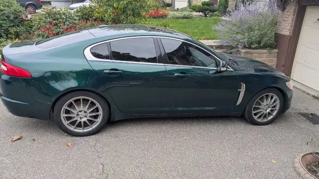 2009 Jaguar XF-R