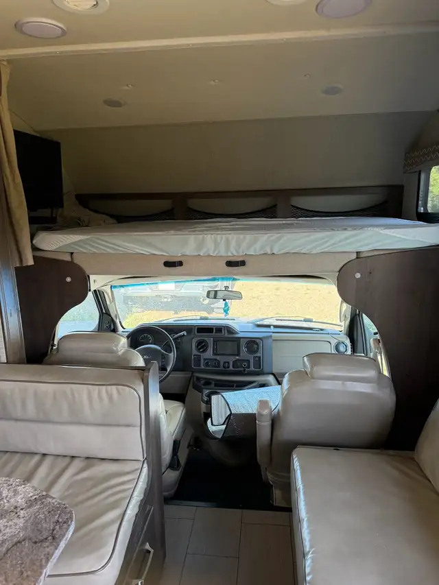 2019 Jayco Greyhawk Motorhome in RVs & Motorhomes in Grande Prairie - Image 5