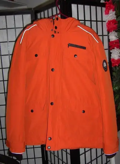 This is a very warm, quality coat. It's down filled and made for extreme cold weather. It says "Perf...