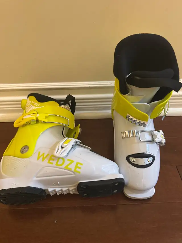 Wedze Ski Boots in Ski in Ottawa - Image 3