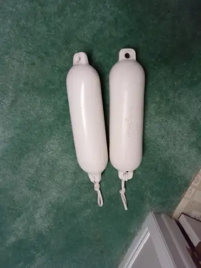 2 Taylor made rubber boat bumpers . 20"" long