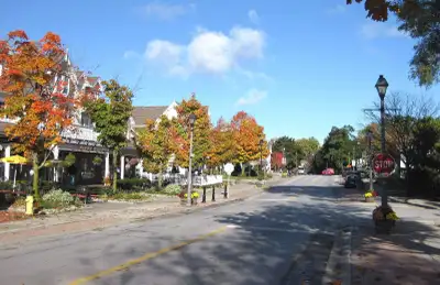 A fabulous 688 Sq ft condo located in the heart of Kleinburg Village. Corian countertops, maple cabi...