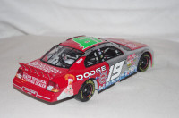 Action 1/24 Jeremy Mayfield # 19 Intrepid R/T 2002 The Muppet