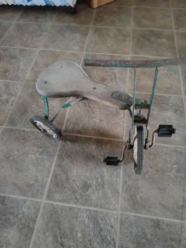 vintage bike in Garage Sales in Ottawa - Image 2