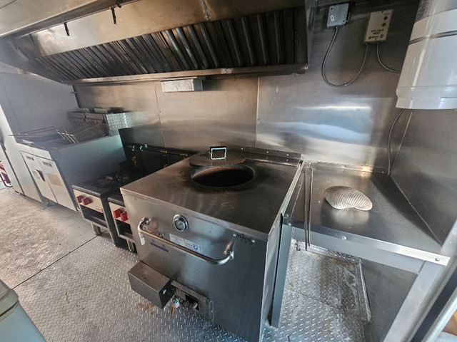 Food Truck For Sale in Other Business & Industrial in Calgary - Image 3