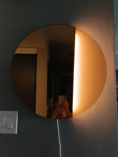 Round wall mirror, View more
