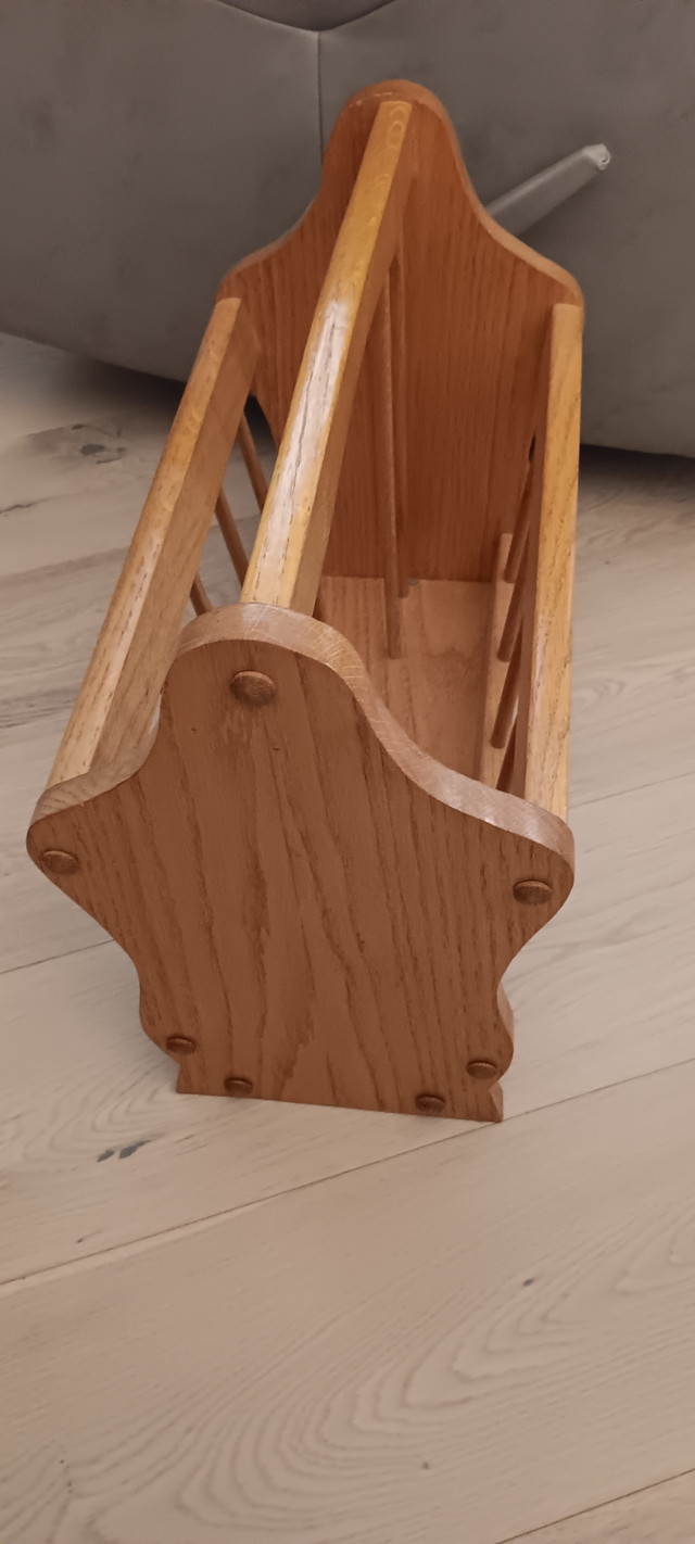 Oak Magazine Holder in Home Décor & Accents in Brantford - Image 3