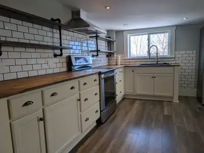 2 Bedroom Upper Level Apartment – City Centre 12 McNeil Street, St. John’s $2,100 — Heat & Light Inc...