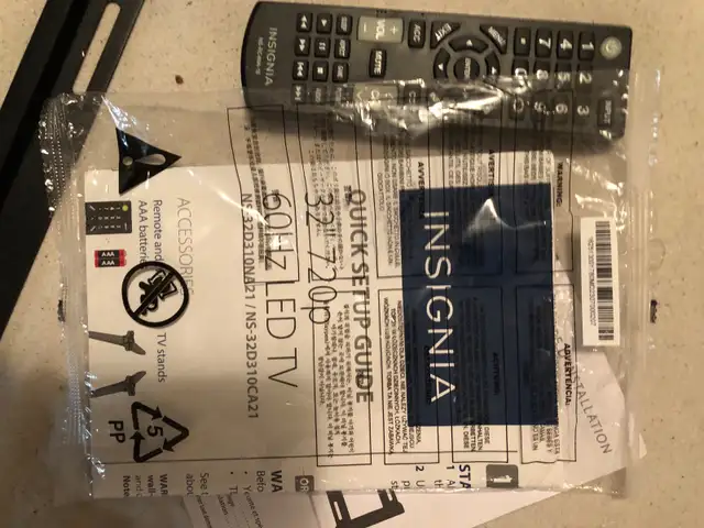 29 inch x 17 inch Insignia tv in TVs in Mississauga / Peel Region - Image 10
