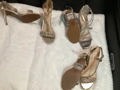 New formal Women’s sandals from Le Chateau. Size 8. 25$ each or $60 for the three pairs