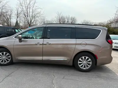 ABS Brakes; Adjustable steering; Air conditioning; AM/FM stereo; Back up camera; Bluetooth; Bucket s...