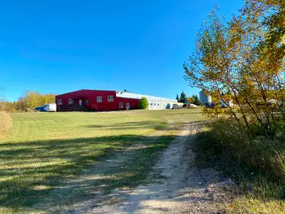 Horse Arena for sale - Meadow Lake, SK 80x200 indoor arena, sand footing, commercial overhead door,...