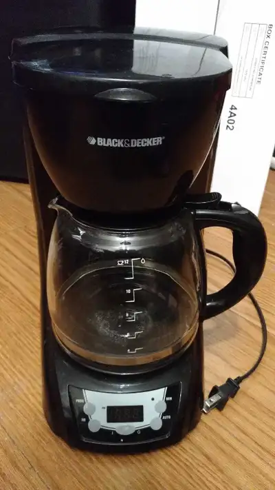 Black and Deker dripping Coffee Machine, View more