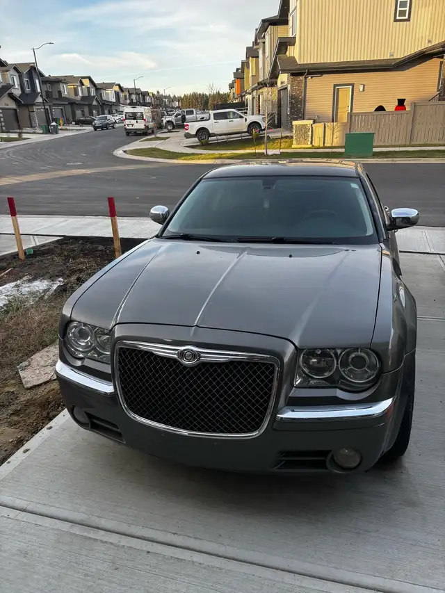 2010 chyrsler 300 AWD