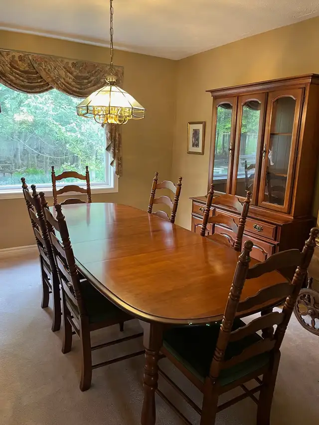Dining Room Set - Solid Wood in Dining Tables & Sets in Sarnia - Image 6