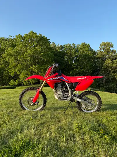 Mint condition and low hours. Super clean and a great time to pick it up for the summer.