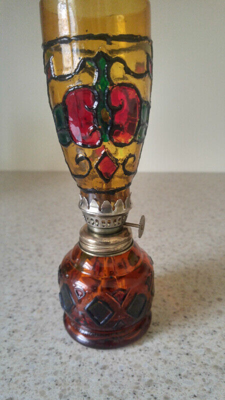 Lampe à l'huile Vintage avec no design enregistré dans Art et objets de collection  à Shawinigan