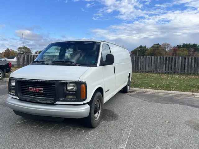 GMC Savana 3500 – Converted and Insulated Camper Van in Travel Trailers & Campers in Fredericton - Image 4