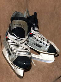 Bauer Pro Youth Hockey Skates Size 4.5 & CCM helmet 