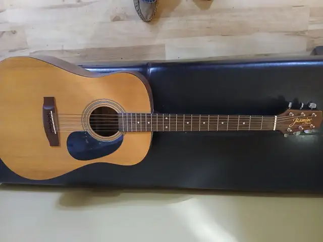 Guitar clearance in Guitars in Dartmouth - Image 4