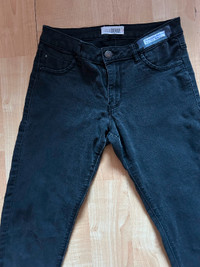 Ardene black denim skinny ankle jeans $10 size 3
