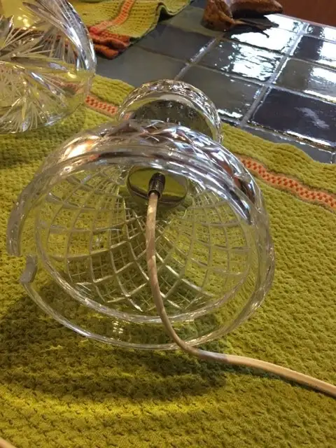 PINWHEEL CRYSTAL LAMP BOUGHT IN PRAGUE. UNIQUE EXCELLENT 2 PCS in Indoor Lighting & Fans in City of Montréal - Image 7