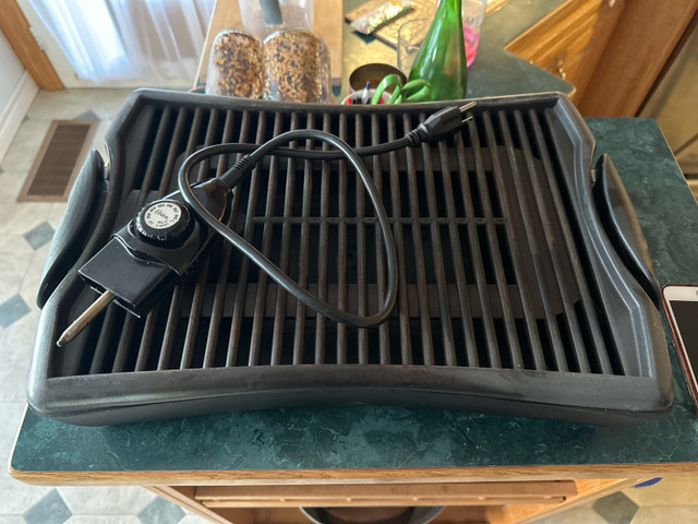 Oster indoor grill - great shape, hardly used in Stoves, Ovens & Ranges in Brockville