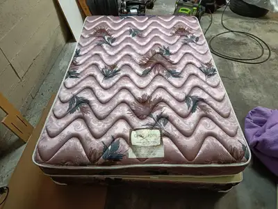 Chiro Poise Full Size Mattress with Headboard and Box Springs, View more